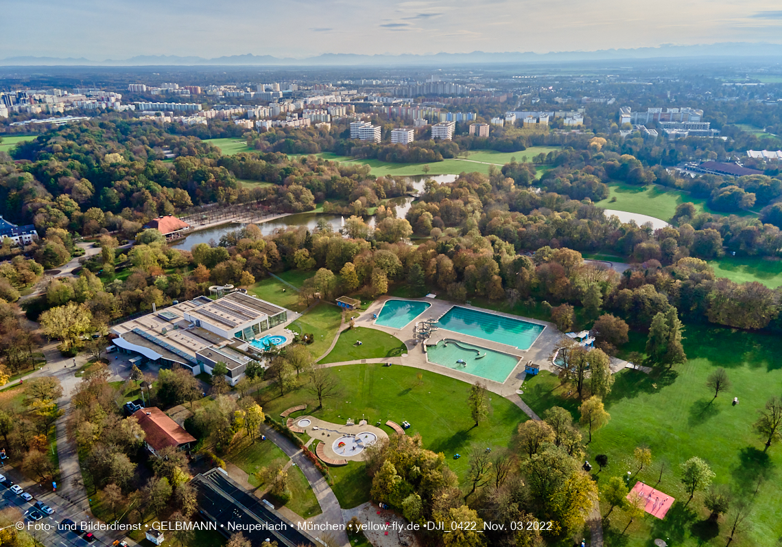 03.11.2022 -  Ostparksee mit Umgebung in Neuperlach